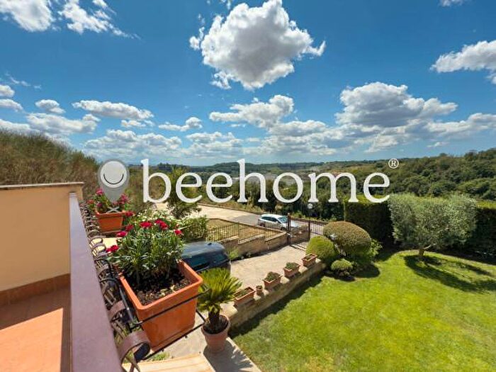 Casa con 6 locali in vendita in Via Valle Braccia, Riano