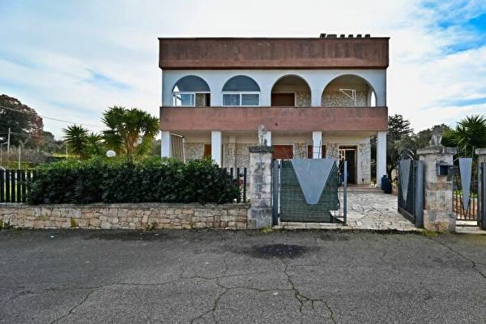 Casa con 6 locali in vendita in Via Selva di Fasano, Castellana Grotte