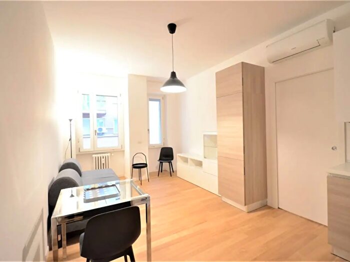 Appartamento bilocale in affitto in Via Giovanni da Procida, Milano