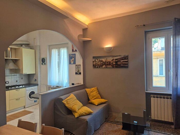 Appartamento trilocale in affitto in Via Piacenza, Molassana, Genova