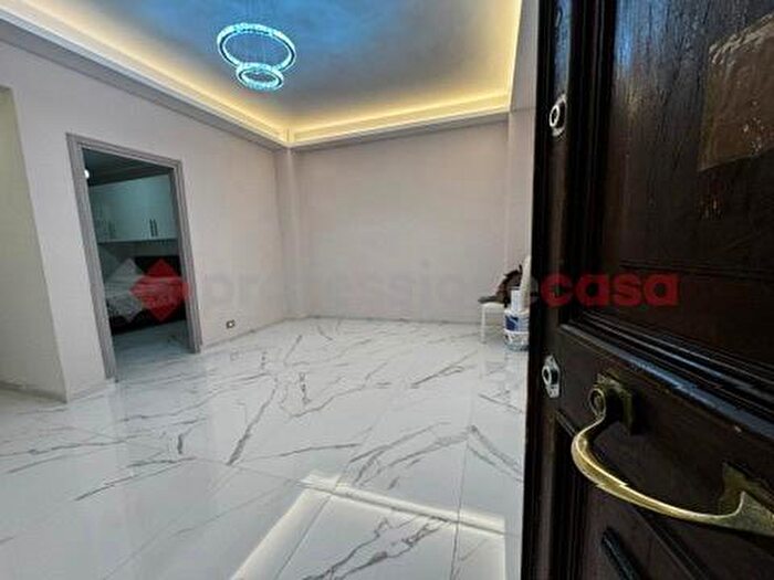 Appartamento trilocale in vendita in Via Antonio Cantore, Genova