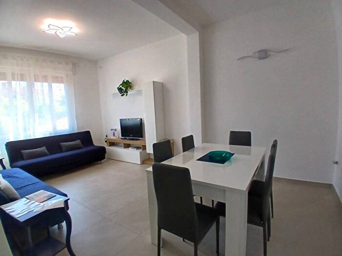 Appartamento quadrilocale in affitto in Via Gualpertino da Coderta, Piazza dei Signori, Treviso