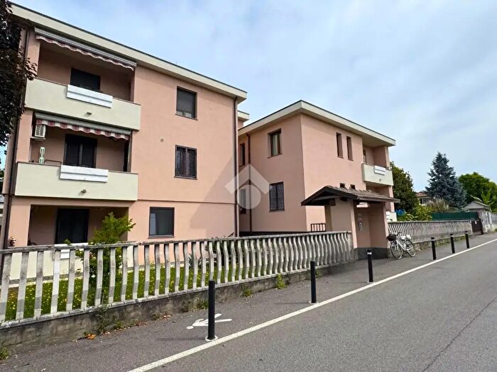 Appartamento trilocale in vendita in Via Enrico Fermi, Cambiago