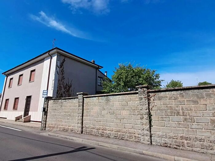 Casa con 6 locali in vendita in Busto Garolfo