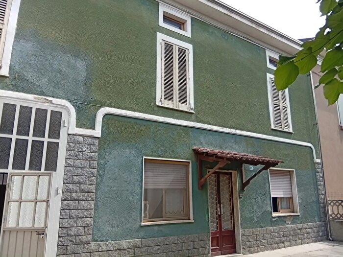 Casa con 10 locali in vendita in Strada Provinciale, Gussola