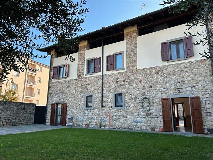 Casa con 5 locali in vendita in Grumello Del Monte
