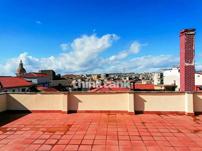 Appartamento con 9 locali in vendita in Via Santa Maddalena Snc, Catania