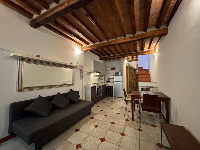 Casa trilocale in affitto in Pietrasanta