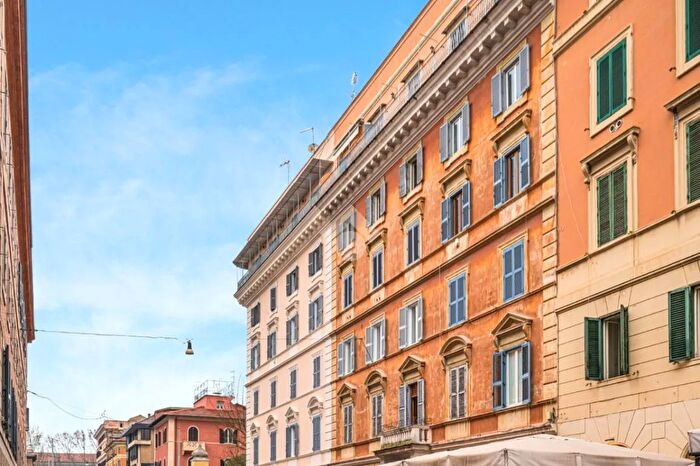 Appartamento trilocale in vendita in Via Ezio, Roma