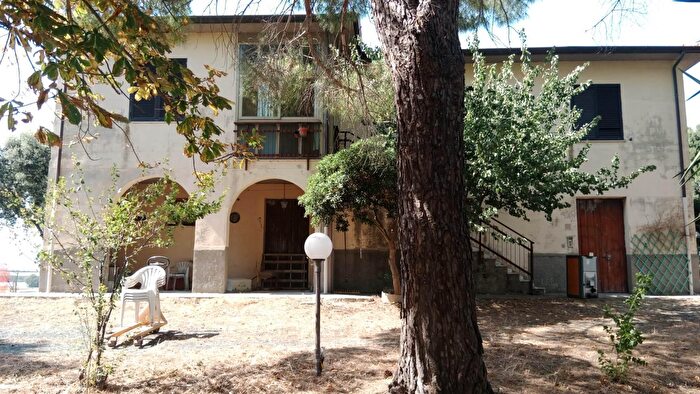 Casa con 7 locali in vendita in Santa Luce