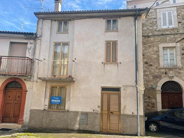 Casa con 6 locali in vendita in Via Pastura, Torricella Peligna