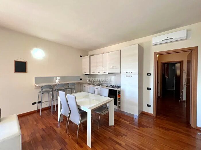 Appartamento trilocale in vendita in Via Camillo Golgi, Cazzago San Martino