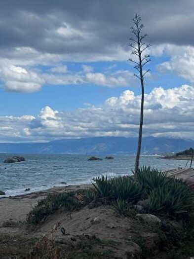 Appartamento trilocale in vendita in Lungomare Acqualadroni, Messina