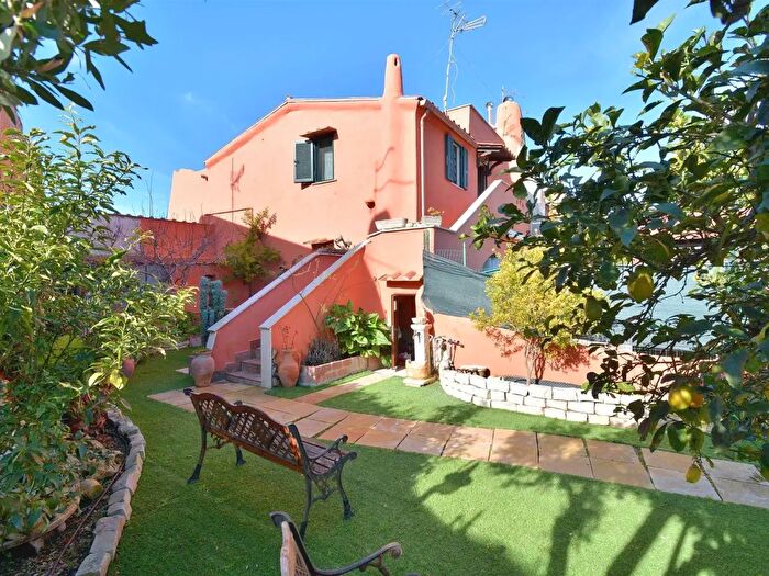 Appartamento trilocale in vendita in Via Cassiopea, Ardea