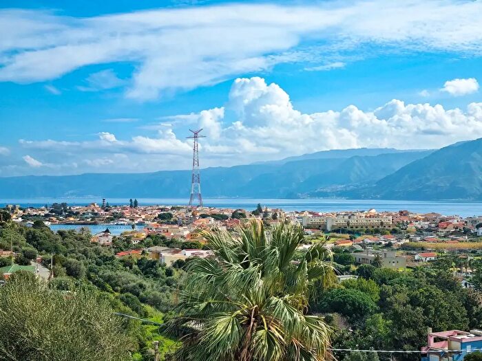 Casa con 7 locali in vendita in Contrada Scauzzina Ganzirri, Messina