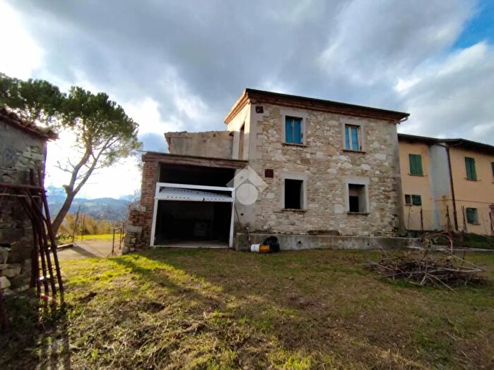 Casa trilocale in vendita in Via Ca Domenichino, Sogliano Al Rubicone