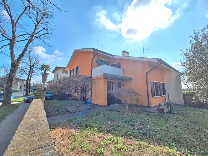 Casa quadrilocale in vendita in Via Nicolò Tommaseo, Mirano