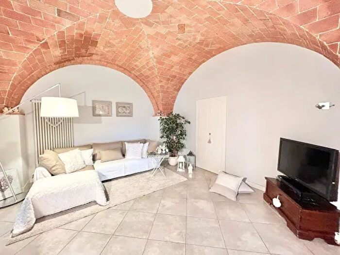 Appartamento con 5 locali in vendita in Via Pasubio, Cecina