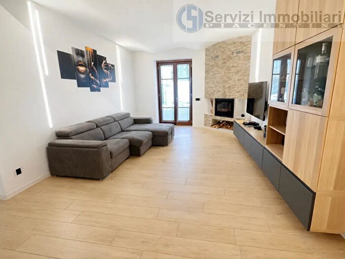 Casa con 5 locali in vendita in San Giorgio Piacentino