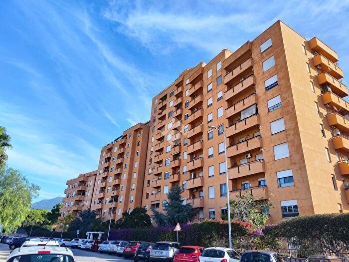 Appartamento con 5 locali in vendita in Via Giovanni Cimabue, Palermo