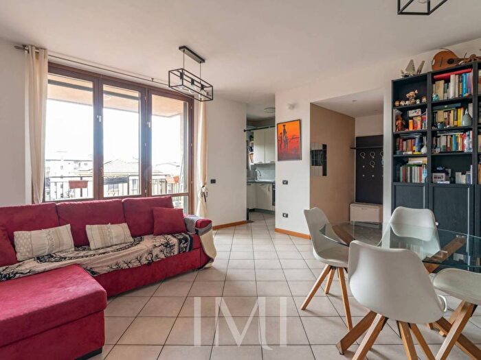 Appartamento bilocale in affitto in Via Giugno, Corsico