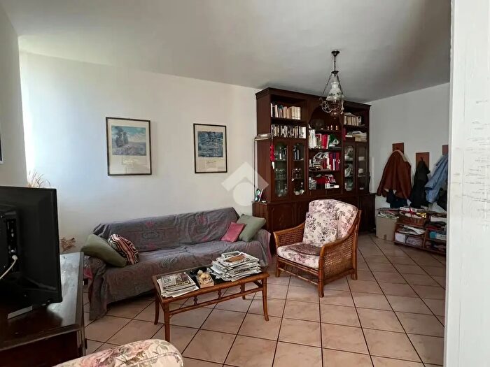Appartamento quadrilocale in vendita in Via Campo dei Fiori, Novate Milanese