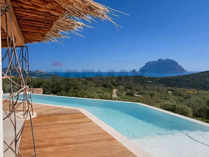 Casa con 8 locali in vendita in Pedra Longa Snc, Loiri Porto San Paolo