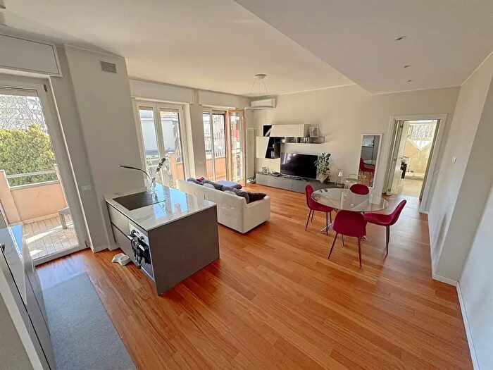 Appartamento bilocale in vendita in Viale Casiraghi, Sesto San Giovanni