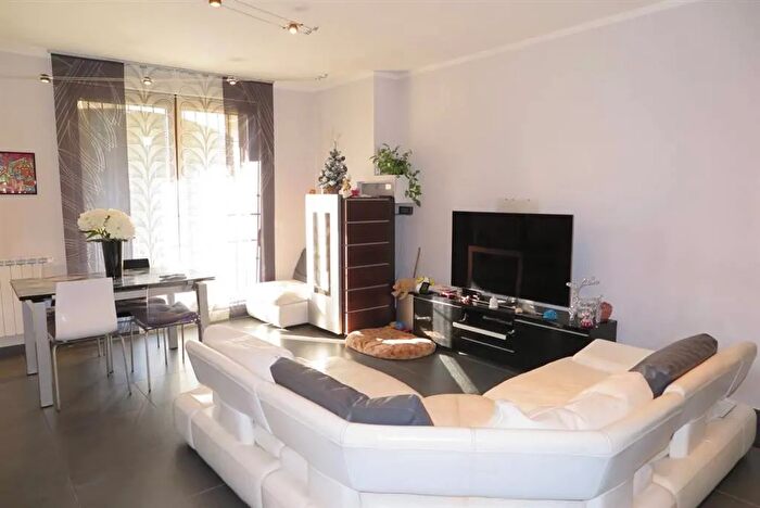 Casa con 10 locali in vendita in Aulla