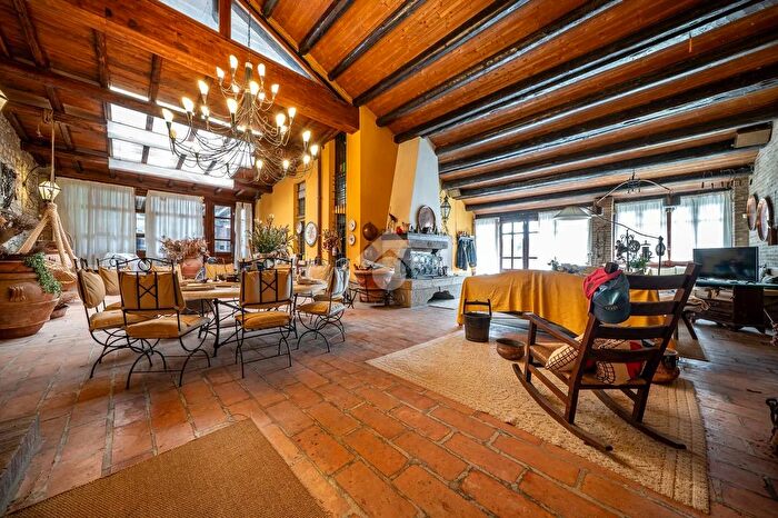 Casa con 6 locali in vendita in Via da Vinci, Albinea