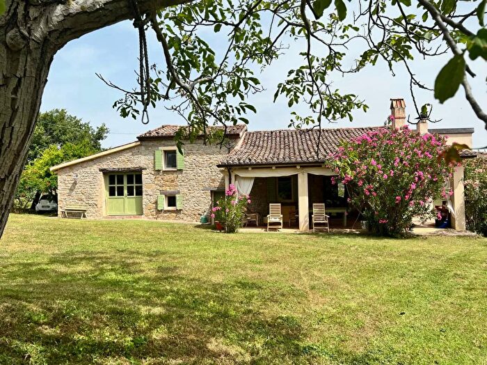 Casa con 5 locali in vendita in Tavoleto