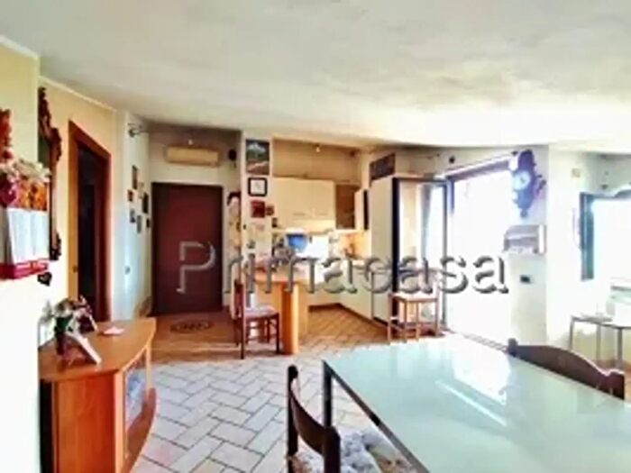 Appartamento trilocale in vendita in Castel DAzzano