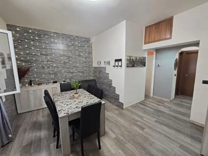 Appartamento trilocale in vendita in Via Visconte Maggiolo, Roma