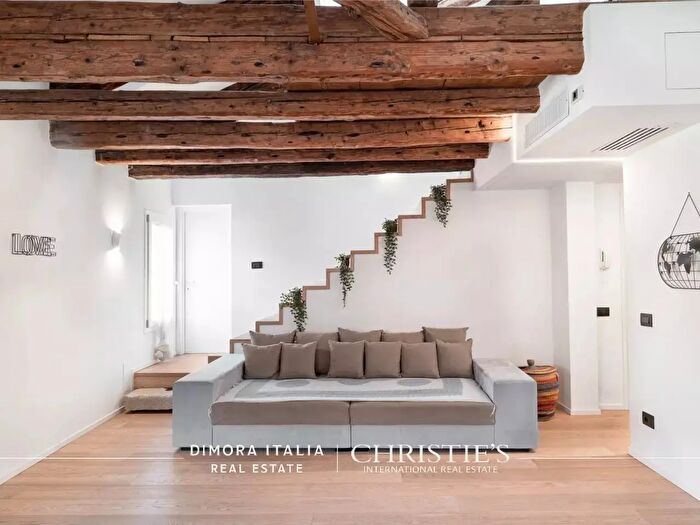 Appartamento con 7 locali in vendita in Venezia