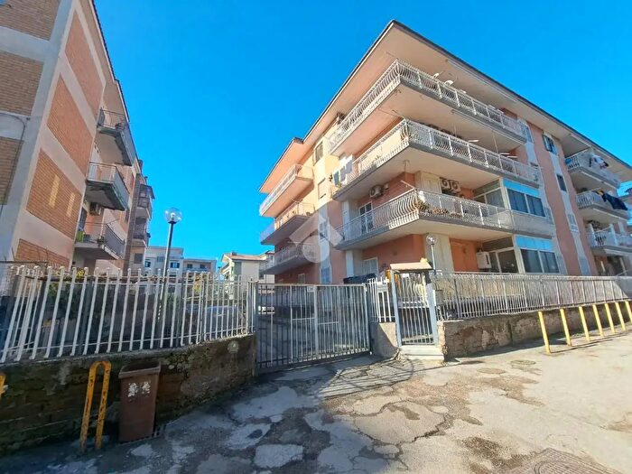 Appartamento trilocale in affitto in Via Giorgio De Falco, Quarto