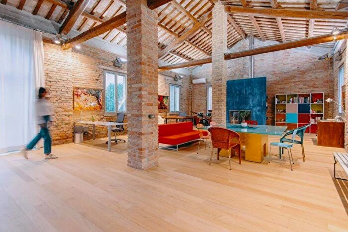 Casa con 10 locali in vendita in Civitanova Marche, Civitanova Marche