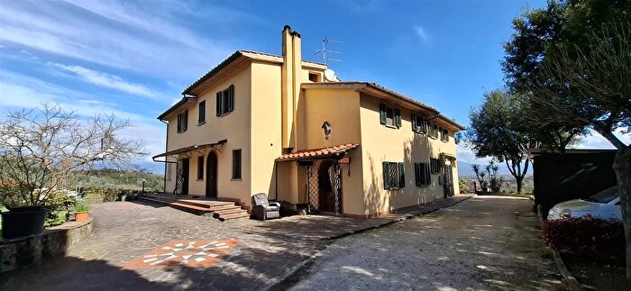 Casa con 10 locali in vendita in Serravalle Pistoiese, Serravalle Pistoiese