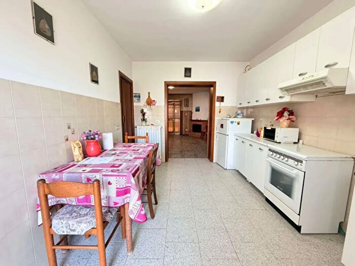 Casa quadrilocale in vendita in Crespina Lorenzana