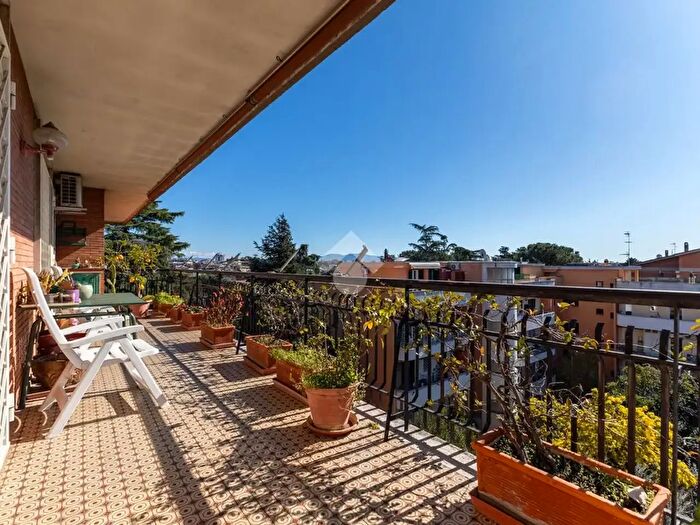 Appartamento con 7 locali in vendita in Roma