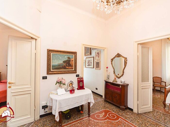 Appartamento quadrilocale in affitto in Via Domenico Oliva, Sestri Ponente, Genova