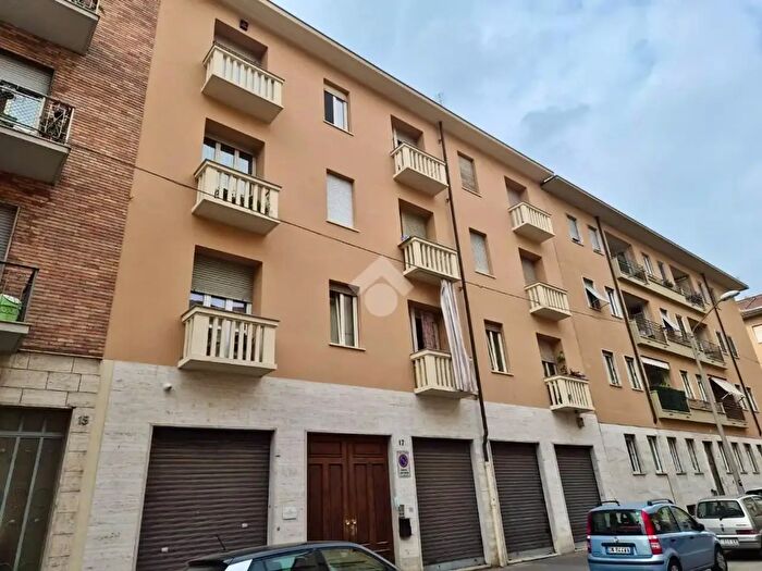 Appartamento trilocale in vendita in Via Mombasiglio, Torino