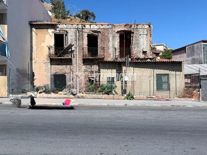 Appartamento in vendita in Via Crotone, Messina