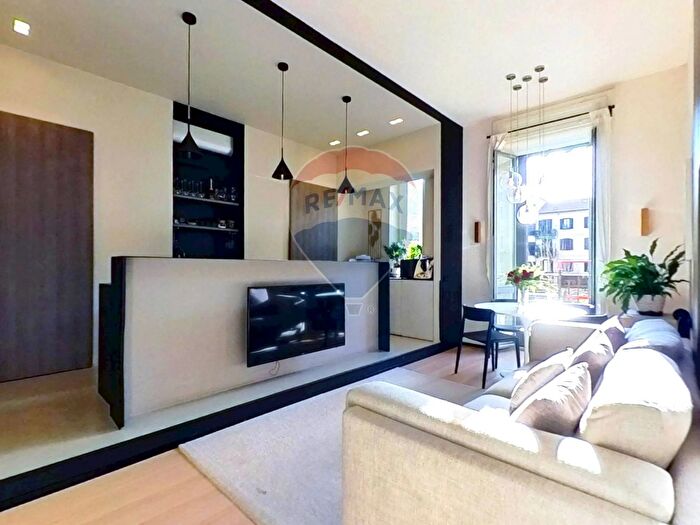 Appartamento trilocale in vendita in Via Ampere, Milano