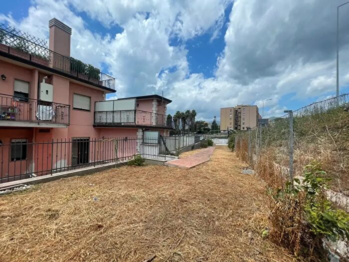 Appartamento trilocale in vendita in Salerno