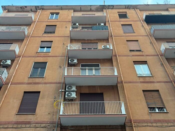Appartamento trilocale in affitto in Via Domenico Costantino, Notarbartolo Sciuti, Palermo