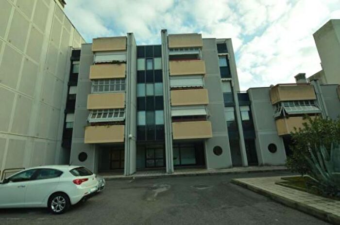 Appartamento con 5 locali in vendita in Via Via Salgari, Genova