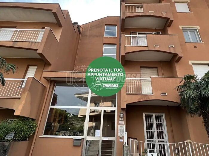 Appartamento trilocale in vendita in Via Moilastrini, Pietra Ligure