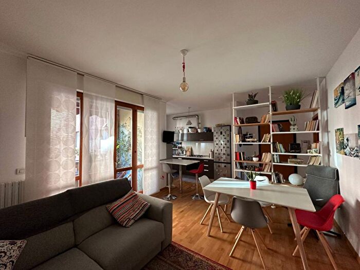 Appartamento trilocale in affitto in Saffi, Bologna