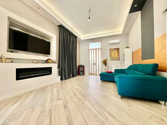 Casa con 6 locali in vendita in Via Fabio Filzi, Pontedera