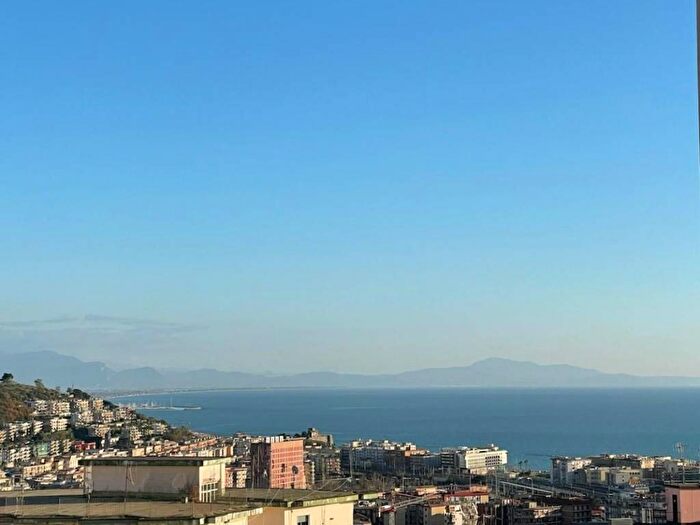 Appartamento con 6 locali in affitto in Via Valerio Laspro, Carmine Alto, Salerno